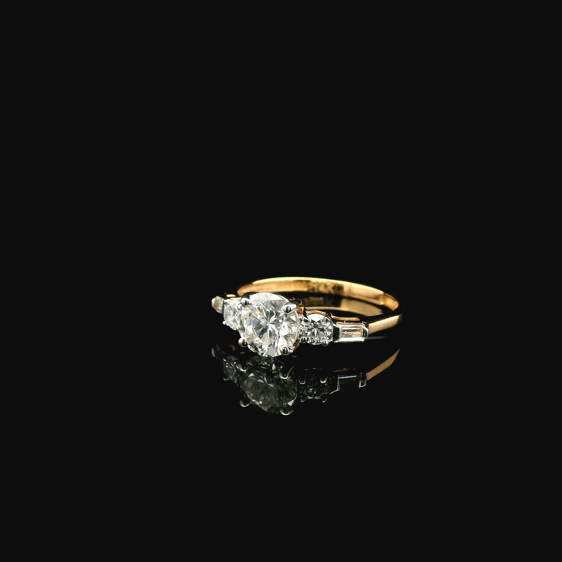 14K YG 1.37CT ROUND CUT LAB GROWN DIAMOND WITH ACCENT STONES ENGAGEMENT RING - Image 2