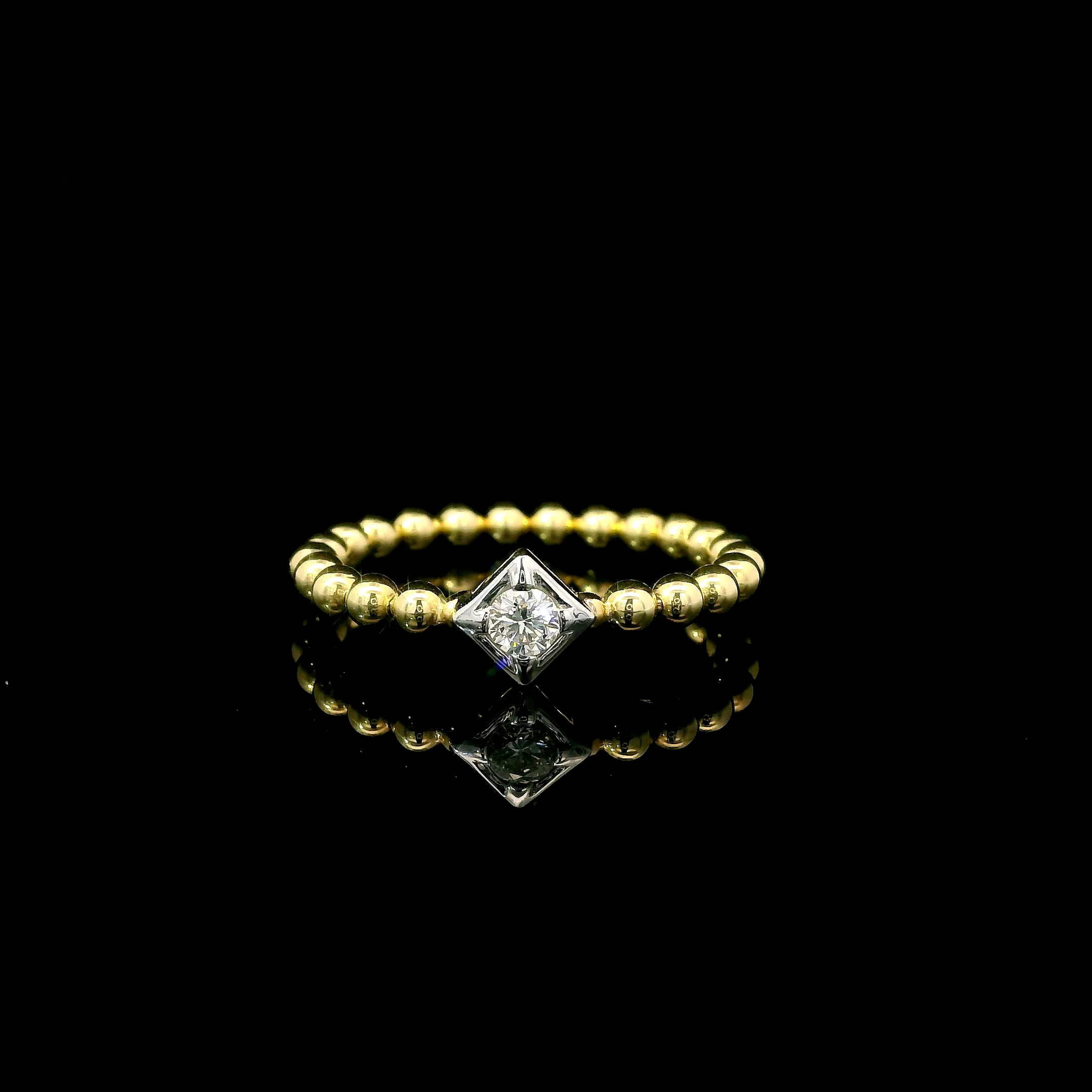 14k Yellow Gold Solitaire Ring with Round Brilliant Diamond 0.13ct