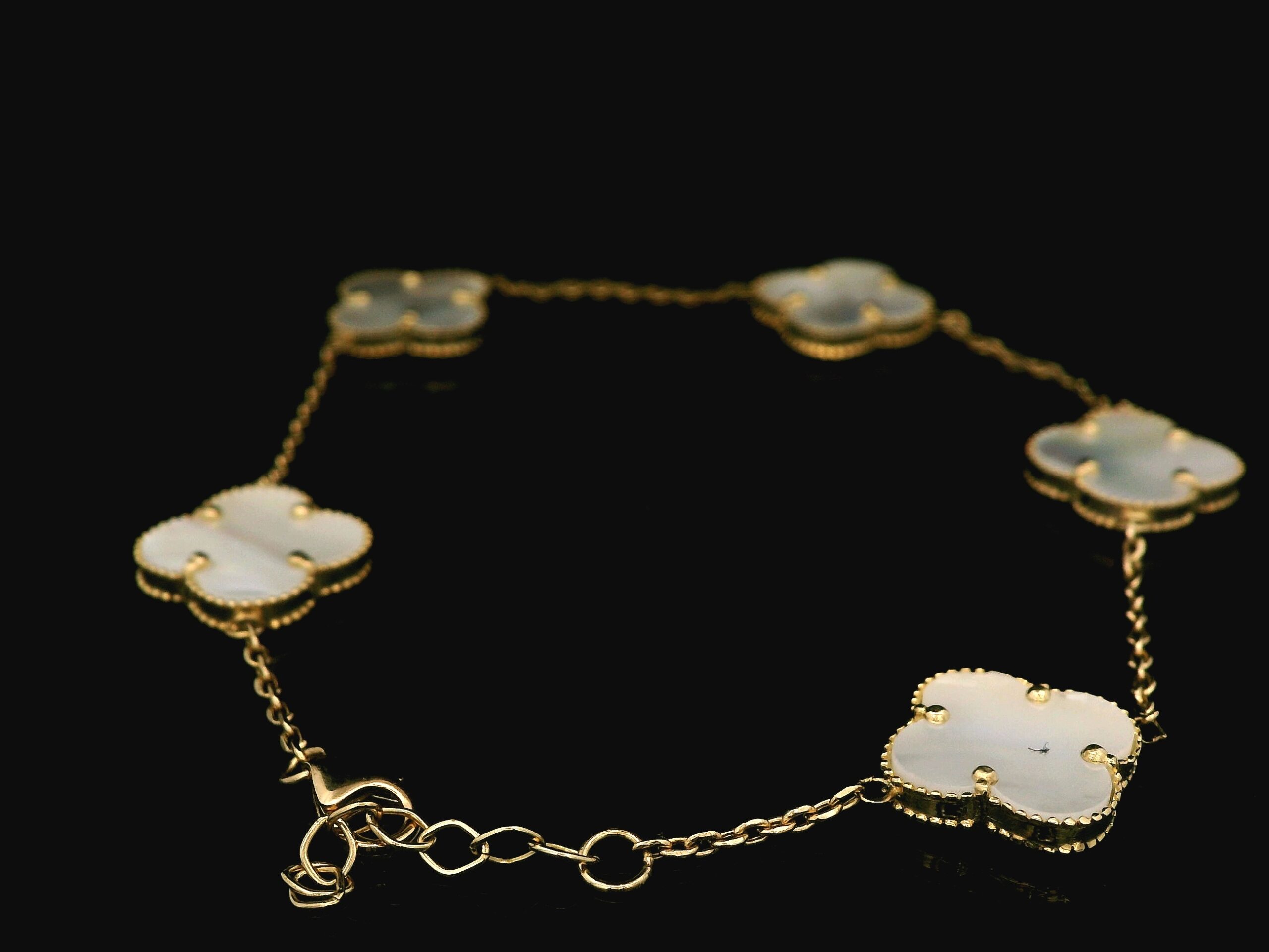 10K YELLOW GOLD CLOVER BRACELET MOTHER OF PEARL - Image 2