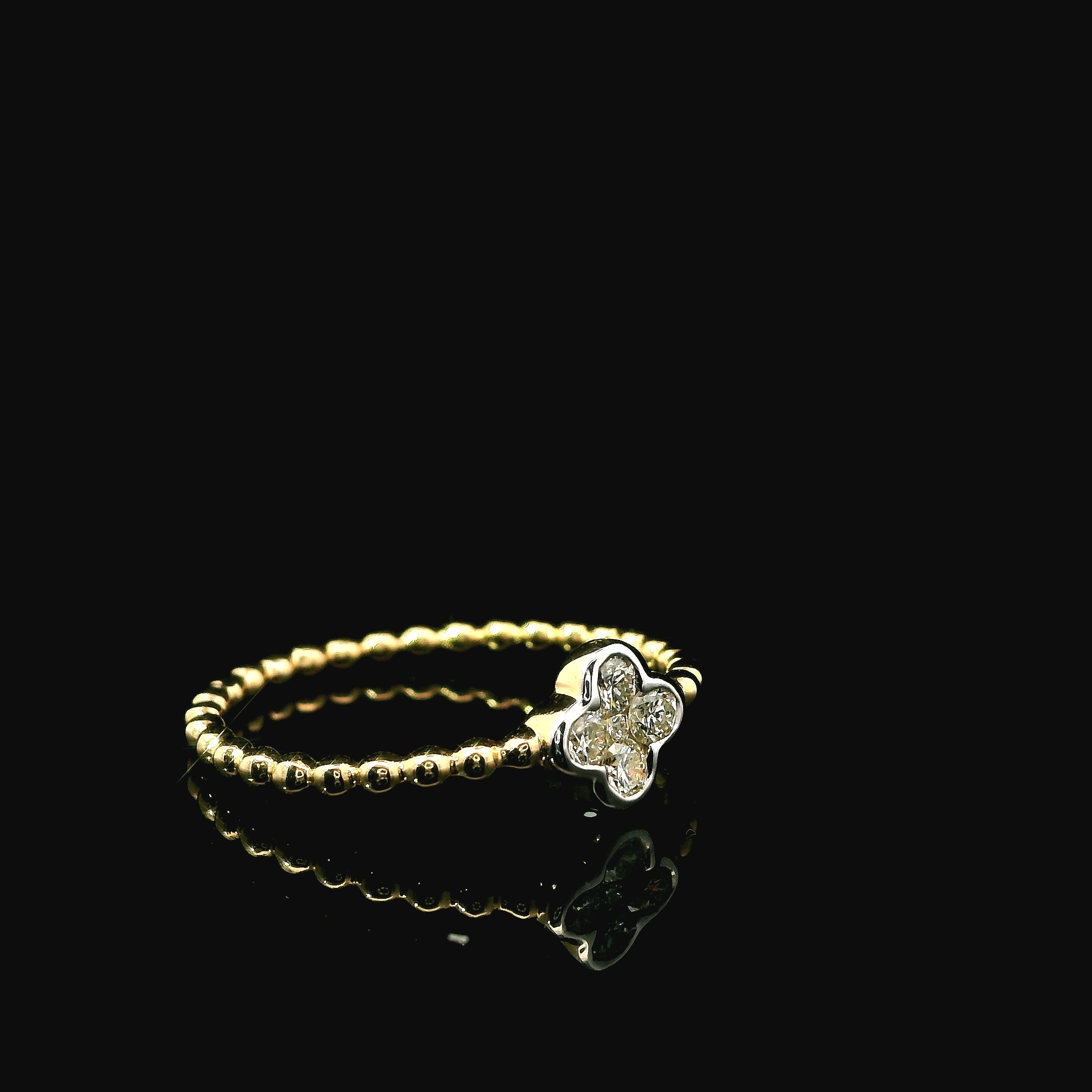 14K YELLOW GOLD DIAMOND CLOVER RING 0.18 TCW - Image 2